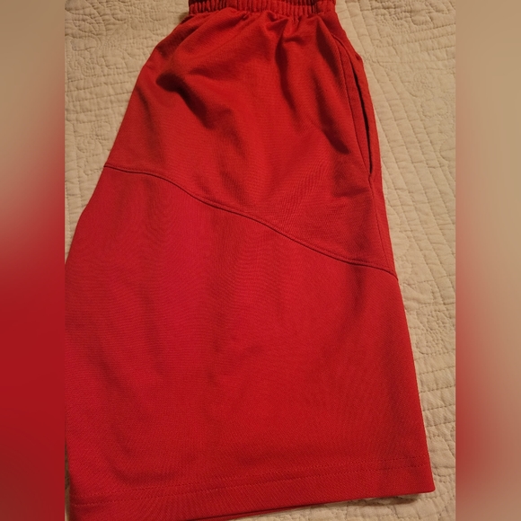 Nike boys red & black basketball athletic shorts youth size M medium - Picture 2 of 4
